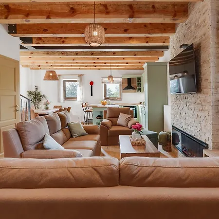 Villa Sokol - Falcon's Nest Gračac